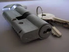 Merrick NY Locksmith Store Merrick, NY 516-268-2371 - broken-key-extraction